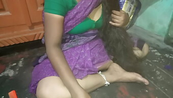 Desi Aunty From Kerala Peeing Through Her Big Breasts