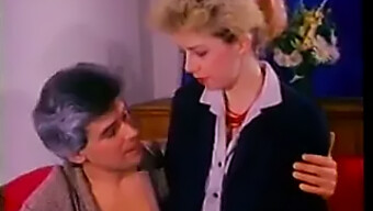 Porno Vintage Cu Iubita Lui Harry Care Face Muie Și Este Futută De Tatăl Ei Vitreg